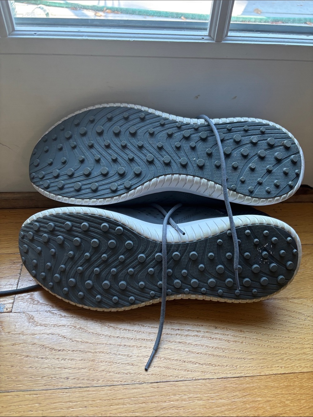 Skechers GOLF Men’s Gray Knit Slip-On Lace-Up Sneakers - Picture 3 of 5